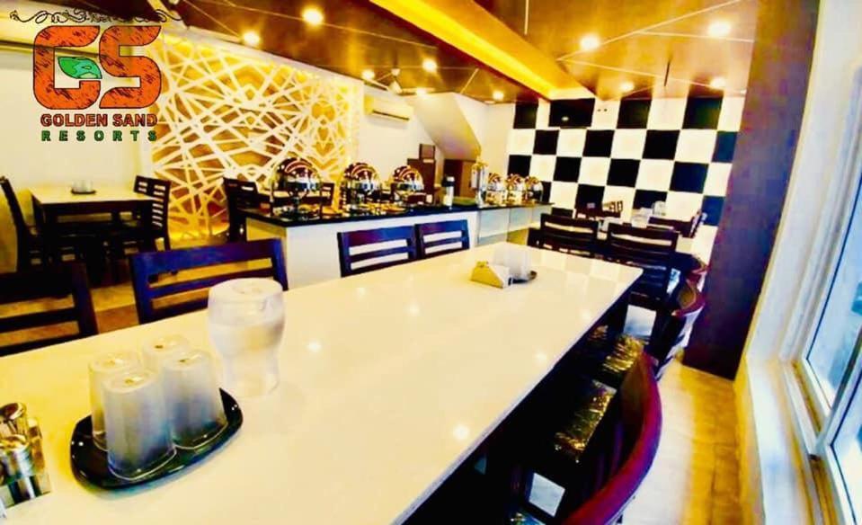 ולאנגני Hotel Golden Sand מראה חיצוני תמונה